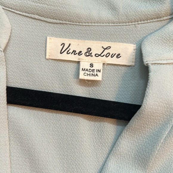 New without tags~Long sleeve, lightweight blouse. Size small & mint green color - Picture 3 of 4